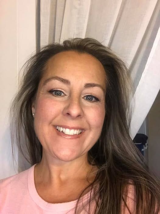 Portrait de Louise D., partageant son témoignage sur l'enseignement spirituel profond et inspirant reçu de Jean.